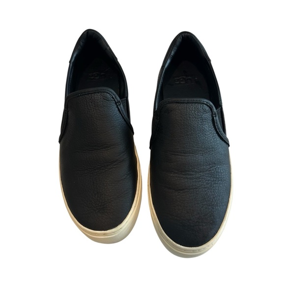 UGG Jass Black Leather Slip-On Loafers - Picture 1 of 10